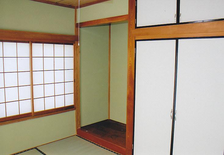 Other introspection. Alcove with a Japanese-style