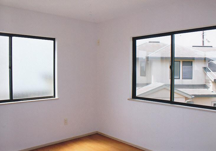 Other introspection. Bright Western-style in the southwest angle room