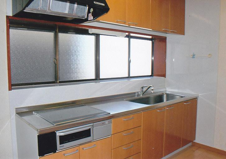Kitchen. The design of the kitchen had settled
