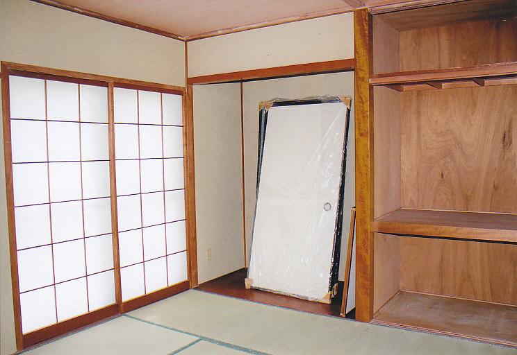 Other introspection. Japanese-style room of calm atmosphere