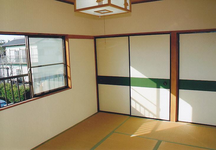 Other introspection. Second floor of the Japanese-style room with a closet