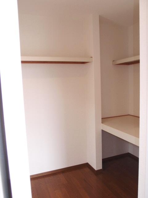 Receipt. Western-style 8 tatami of a walk-in closet