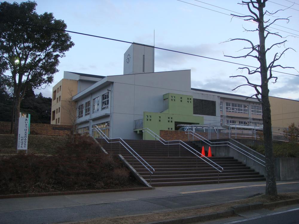 Primary school. Kiminomori 1000m up to elementary school