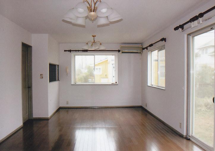 Living. 20 square meters spacious LDK of