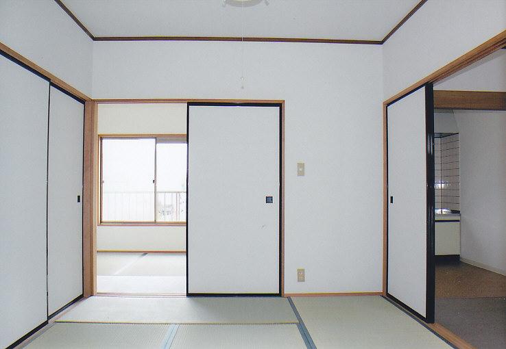 Other introspection. 2 between the continuance of the Japanese-style room that can be used for multi-purpose