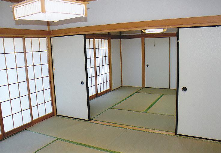 Other introspection. 2 between the continuance of the Japanese-style room that can be used in multi-purpose