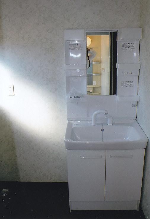 Wash basin, toilet. Spacious wash room of the space