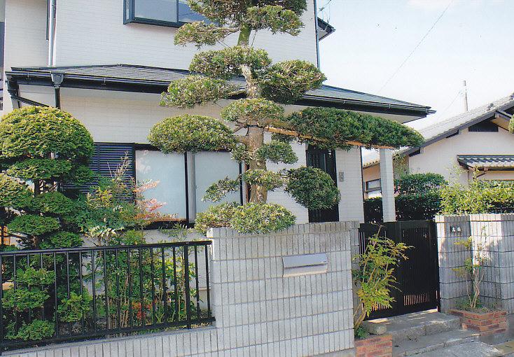 Local appearance photo. Calm Japanese-style mini-garden