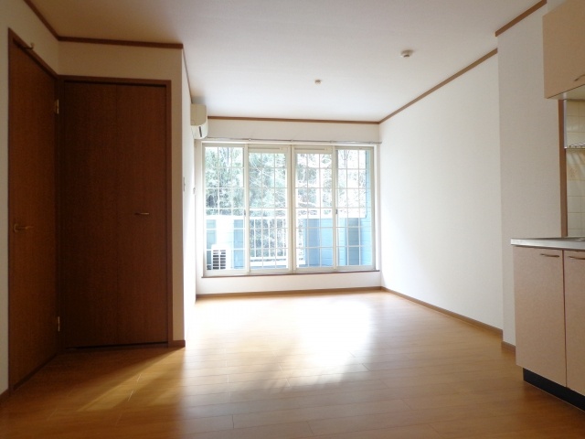 Living and room. It is a photograph of the same type ☆ 