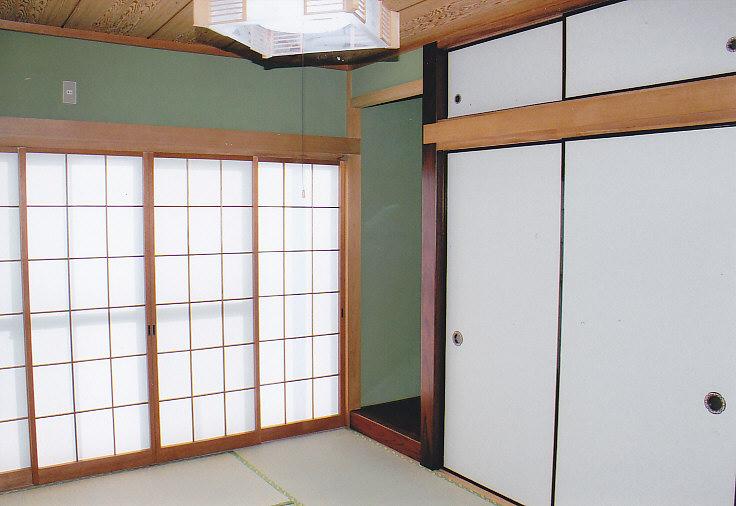 Other introspection. Alcove with a Japanese-style