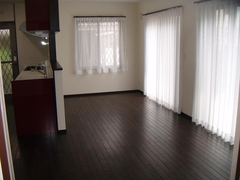 Living. Local (03 May 2013) Shooting