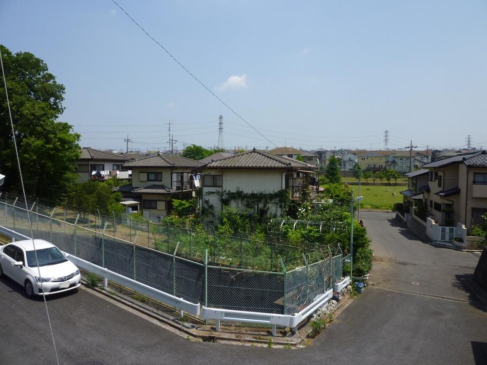 View photos from the dwelling unit. View from the site (October 2013) Shooting