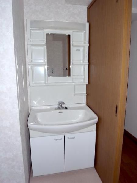 Washroom. Washroom