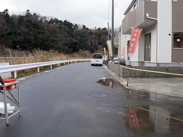 Local photos, including front road. Flat 35 applied housing