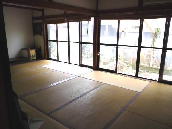 Non-living room. The first floor of a Japanese-style room Tsuzukiai