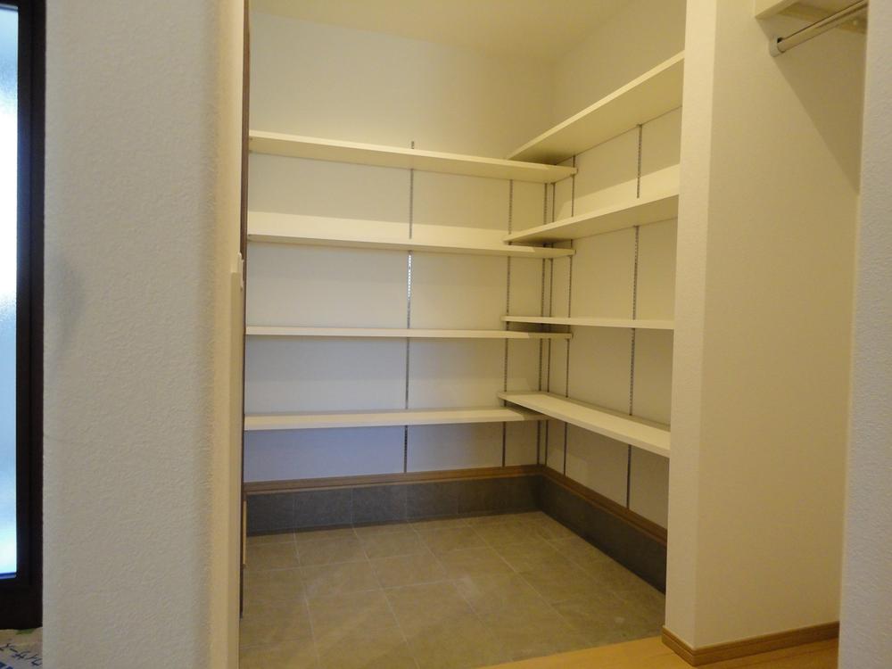 Same specifications photos (Other introspection). (1 ・ 2 ・ 4 ・ 6 ・ 9 Building) is the same specifications "shoes in Cloak". Stroller and tricycle, Surfboard from the golf bag, Furthermore, you can put away all the outdoor gear to camp set!