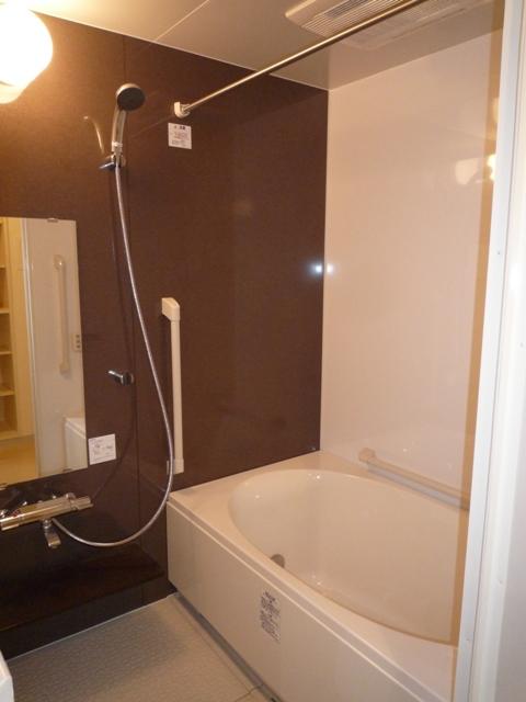 Bathroom. ● just replaced in October 2011 unit bus ● very carefully your
