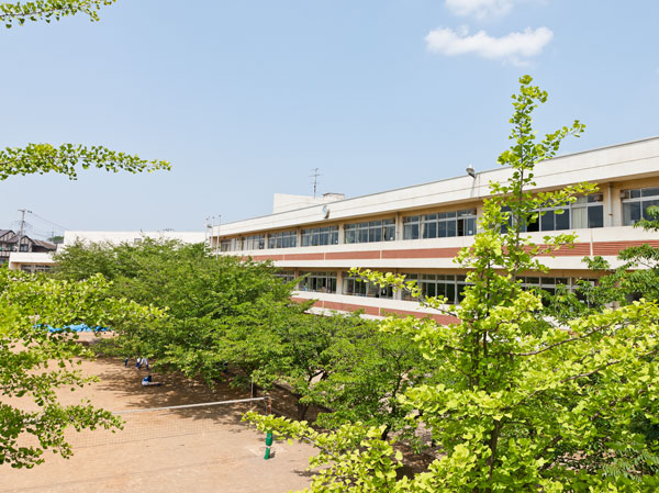 Surrounding environment. Sakura Municipal Nishishizu junior high school (about 160m, A 2-minute walk)