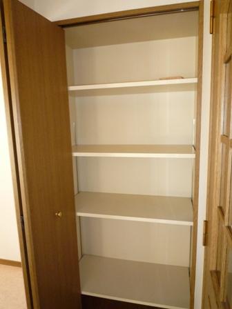 Receipt. Kitchen with pantry