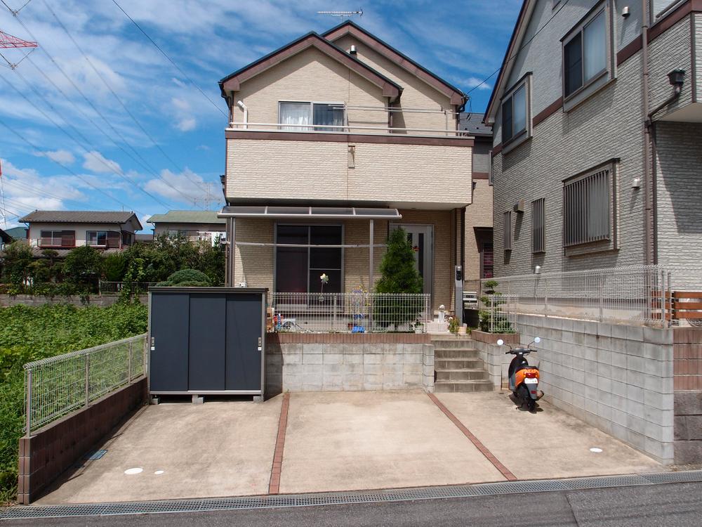 Local appearance photo. Exterior (September 2013) Shooting