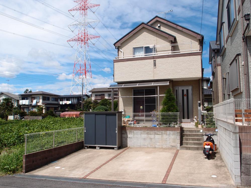 Local appearance photo. Exterior (September 2013) Shooting