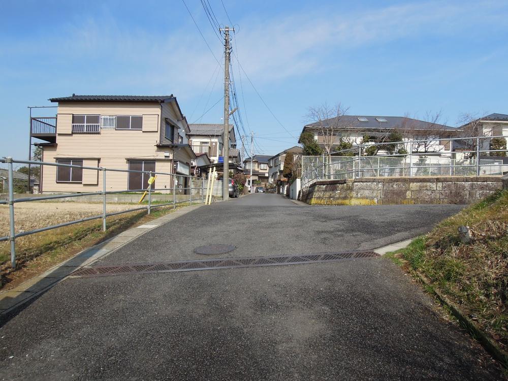 Local photos, including front road. Local (February 2013) Shooting