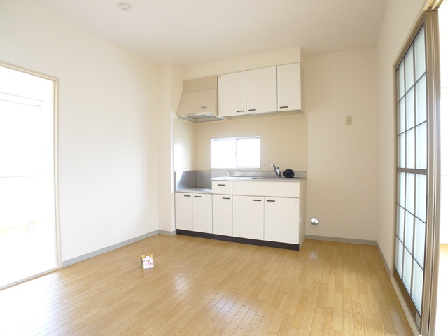 Living and room. Easy-to-use indoor flooring!