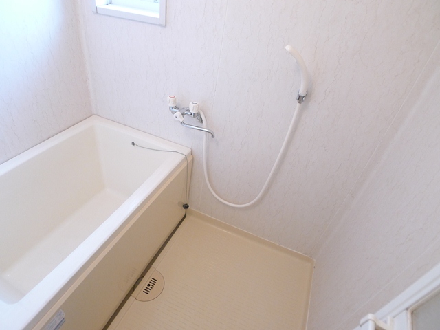 Bath. Shower fully equipped bathroom! Also adequate ventilation with windows!