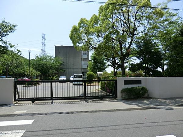 Primary school. Ojidai a 14-minute walk up to 1100m elementary school to elementary school.