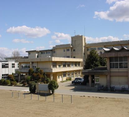 Primary school. Nishishizu until elementary school 790m
