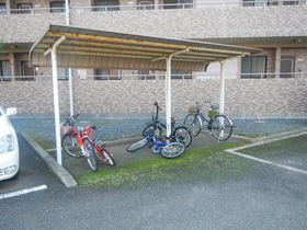 Other common areas. The bicycle is put to the bicycle parking lot.