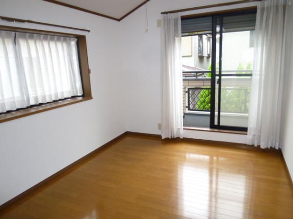 Non-living room. Bright living room of the two-sided lighting