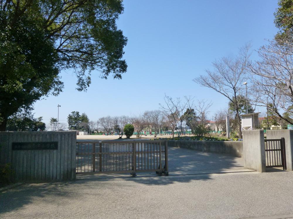 Primary school. Nishishizu until elementary school 760m