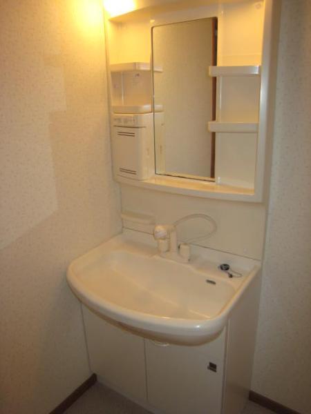 Wash basin, toilet