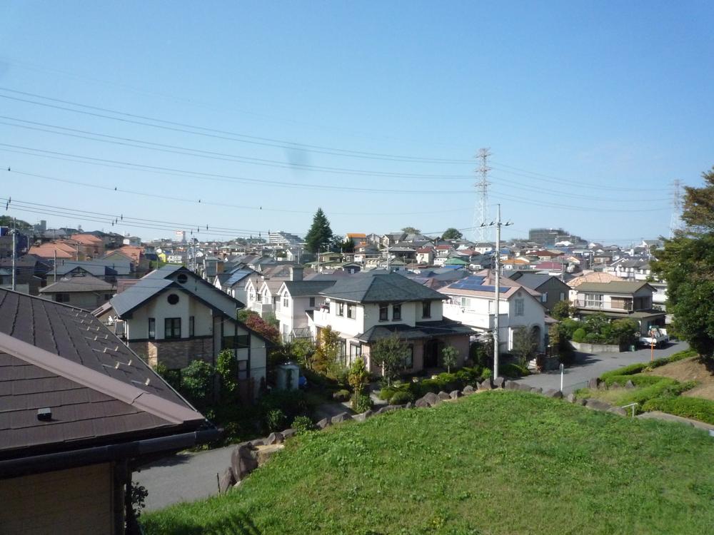 View photos from the dwelling unit. View from the second floor ☆ You can overlook the surrounding residential area.