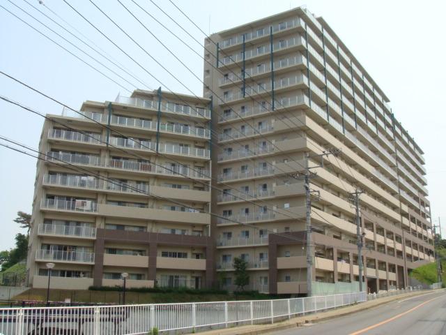 Local appearance photo. It is good there is no per-yang building in front.