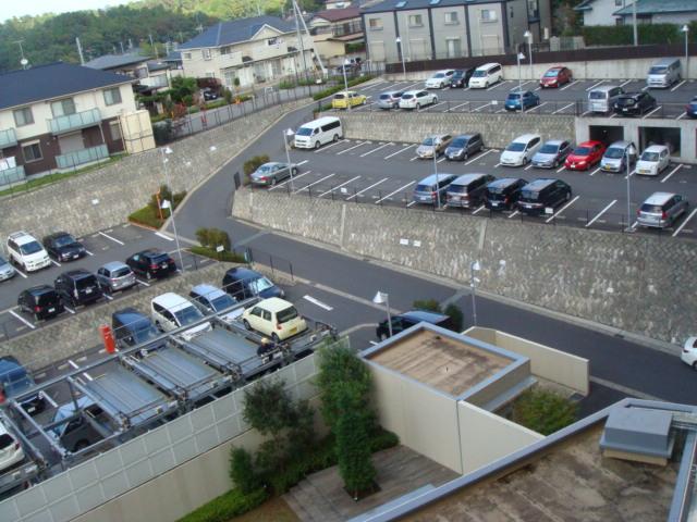 Parking lot. 100% conditioned parking