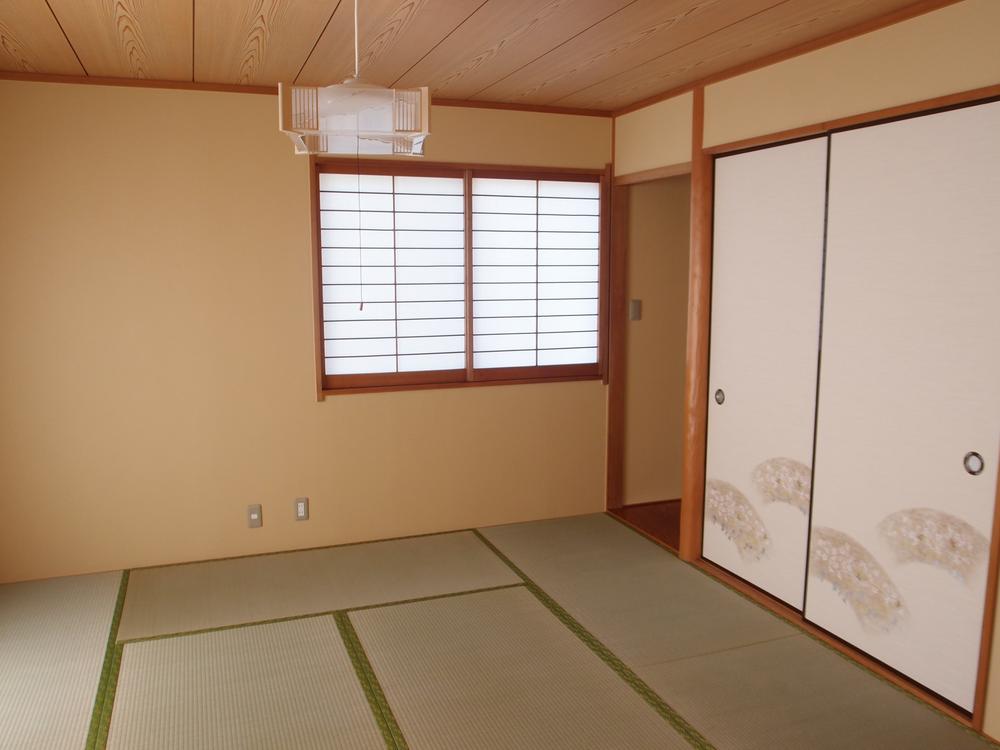 Non-living room. First floor Japanese-style room (6 mats)