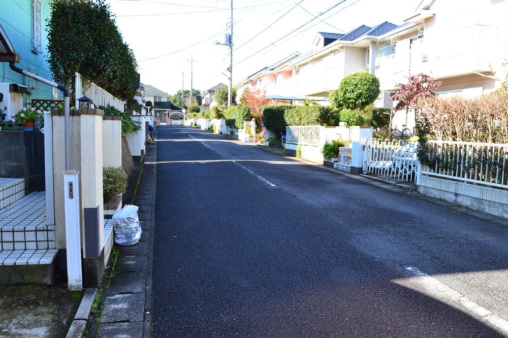 Local photos, including front road. Local (11 May 2013) Shooting