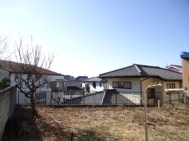 Local land photo. It is no building conditions. 