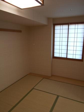 Non-living room. Japanese-style room. You can also use integrated with the living.