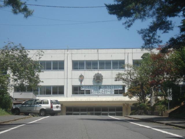 Primary school. Sakurahigashi until elementary school 900m