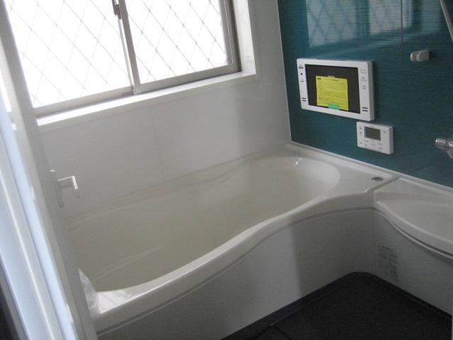 Bathroom. Indoor (08 May 2013) Shooting