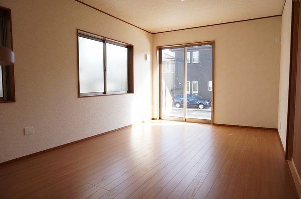 Same specifications photos (living). Example of construction