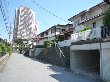 Local appearance photo. Seddo in front 6M public roads Tokyu Department Store subdivision within