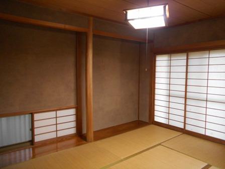 Non-living room. Firmly Japanese-style room that has the alcove