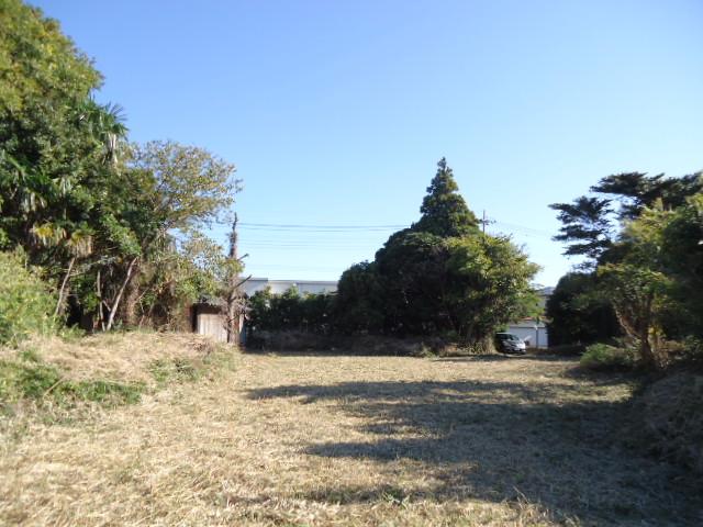 Local land photo. Taken from the site in the west
