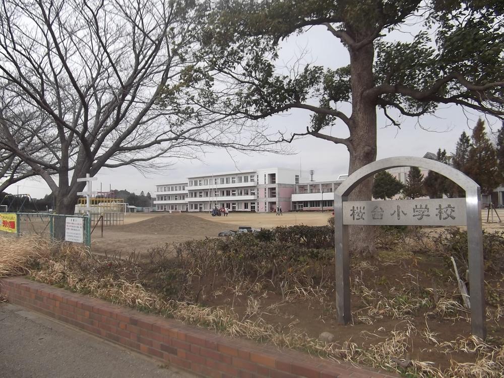 Primary school. 310m until Shirai City Sakuradai Elementary School