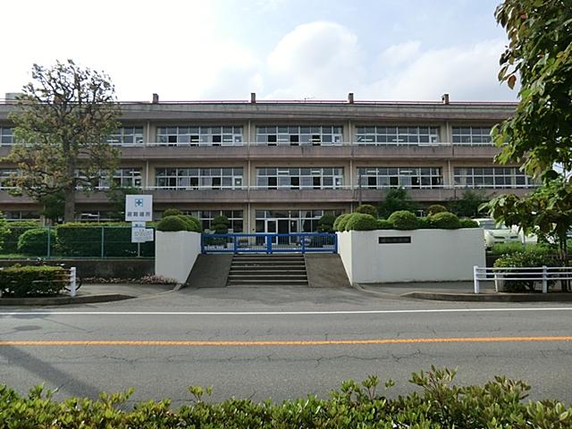 Junior high school. 350m until Shirai City Nanshan Middle School