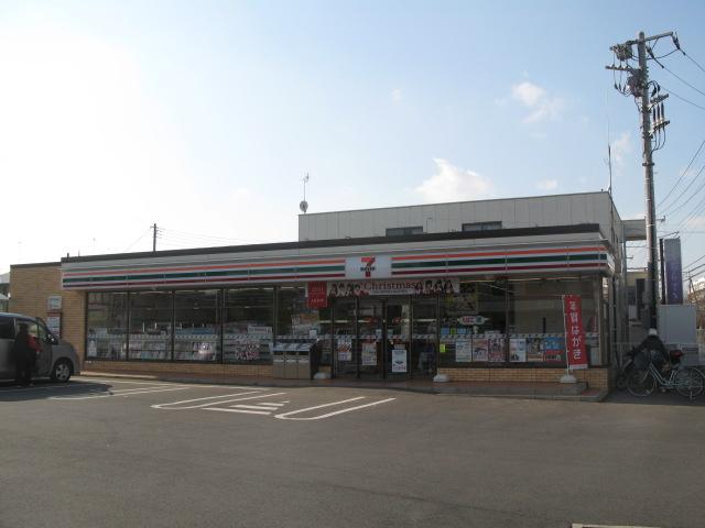 Convenience store. 187m to Seven-Eleven